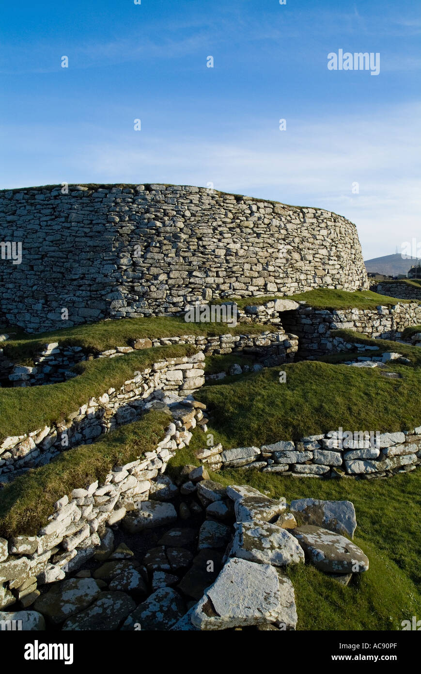 dh CLICKIMIN BROCH SHETLAND Eisenzeit Broch defensive Befestigung Eingang Festungsturm der Siedlung Stockfoto