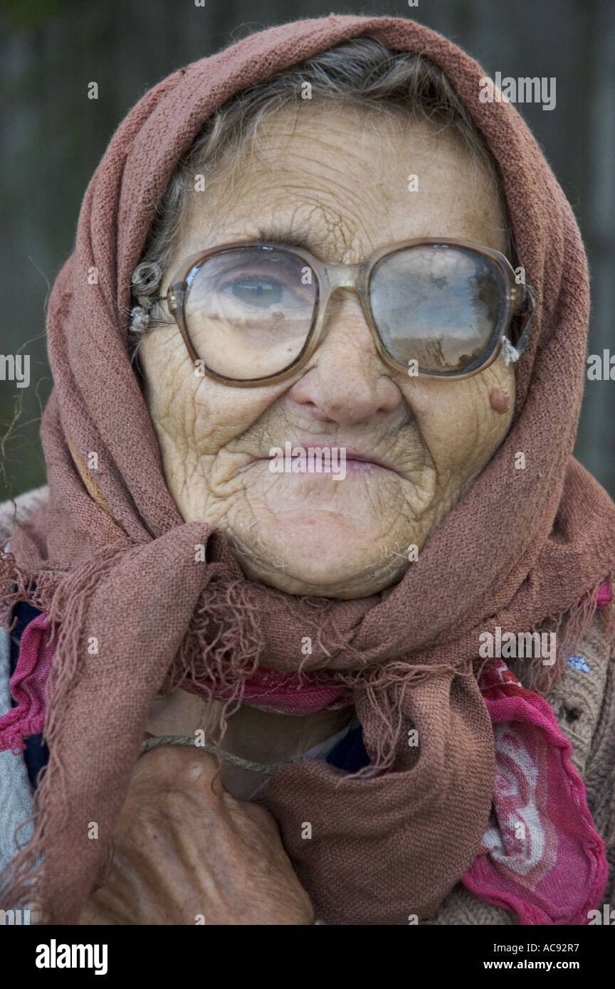 Portrat Einer Alten Frau Moldawien Stockfotografie Alamy