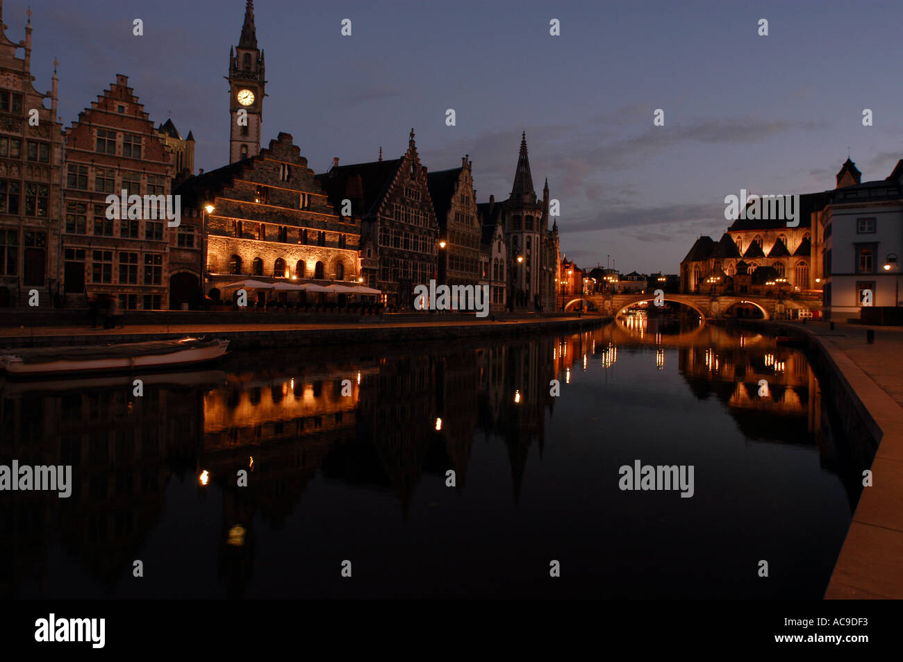 Gent, Gand, Gent in Ost-Flandern, Belgien. Eine Universitätsstadt von Bars und Restaurants und der zweitgrößte Hafen in Belgien. Stockfoto
