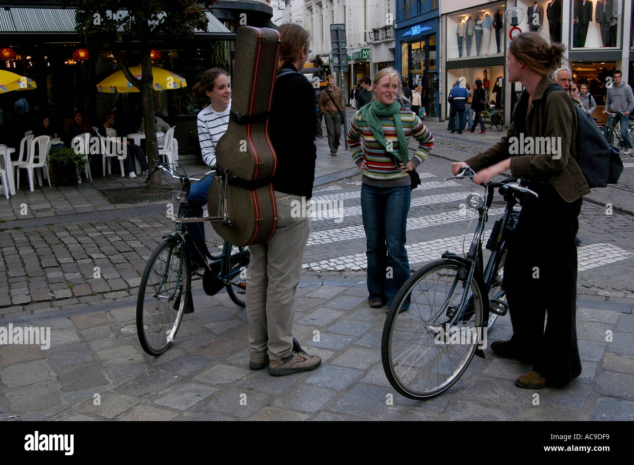 Gent, Gand, Gent in Ost-Flandern, Belgien. Eine Universitätsstadt von Bars und Restaurants und der zweitgrößte Hafen in Belgien. Stockfoto