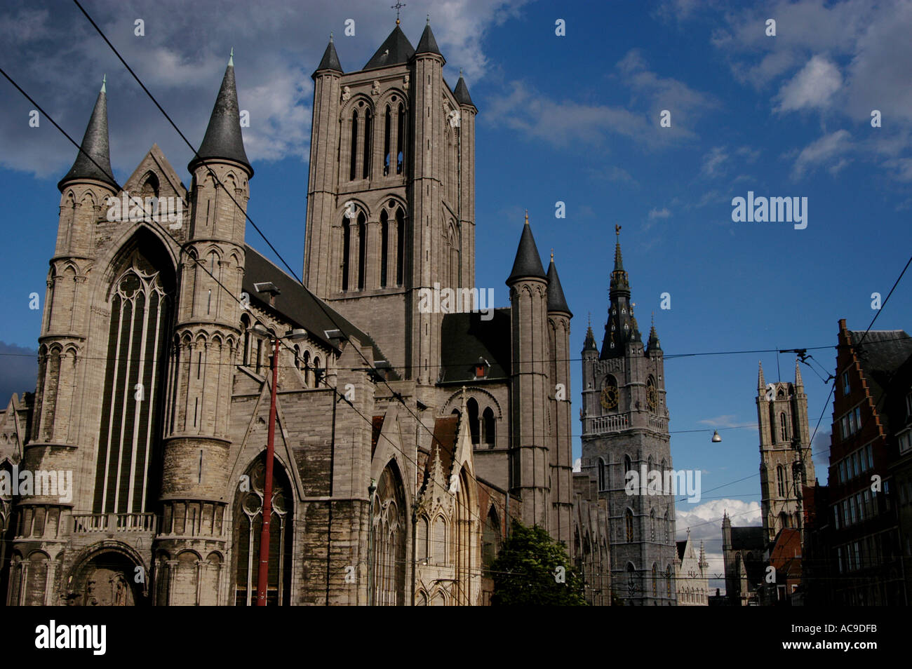 Gent, Gand, Gent in Ost-Flandern, Belgien. Eine Universitätsstadt von Bars und Restaurants und der zweitgrößte Hafen in Belgien. Stockfoto
