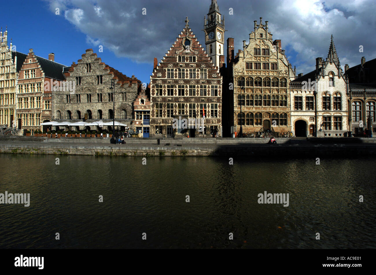 Gent, Gand, Gent in Ost-Flandern, Belgien. Eine Universitätsstadt von Bars und Restaurants und der zweitgrößte Hafen in Belgien. Stockfoto