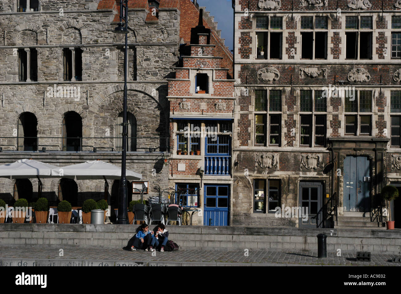 Gent, Gand, Gent in Ost-Flandern, Belgien. Eine Universitätsstadt von Bars und Restaurants und der zweitgrößte Hafen in Belgien. Stockfoto