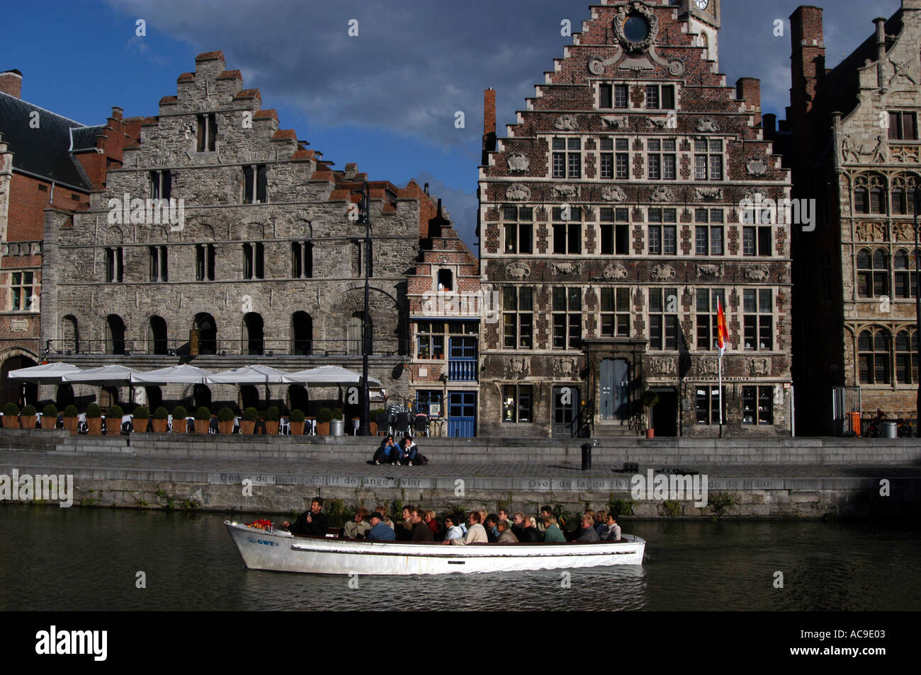 Gent, Gand, Gent in Ost-Flandern, Belgien. Eine Universitätsstadt von Bars und Restaurants und der zweitgrößte Hafen in Belgien. Stockfoto