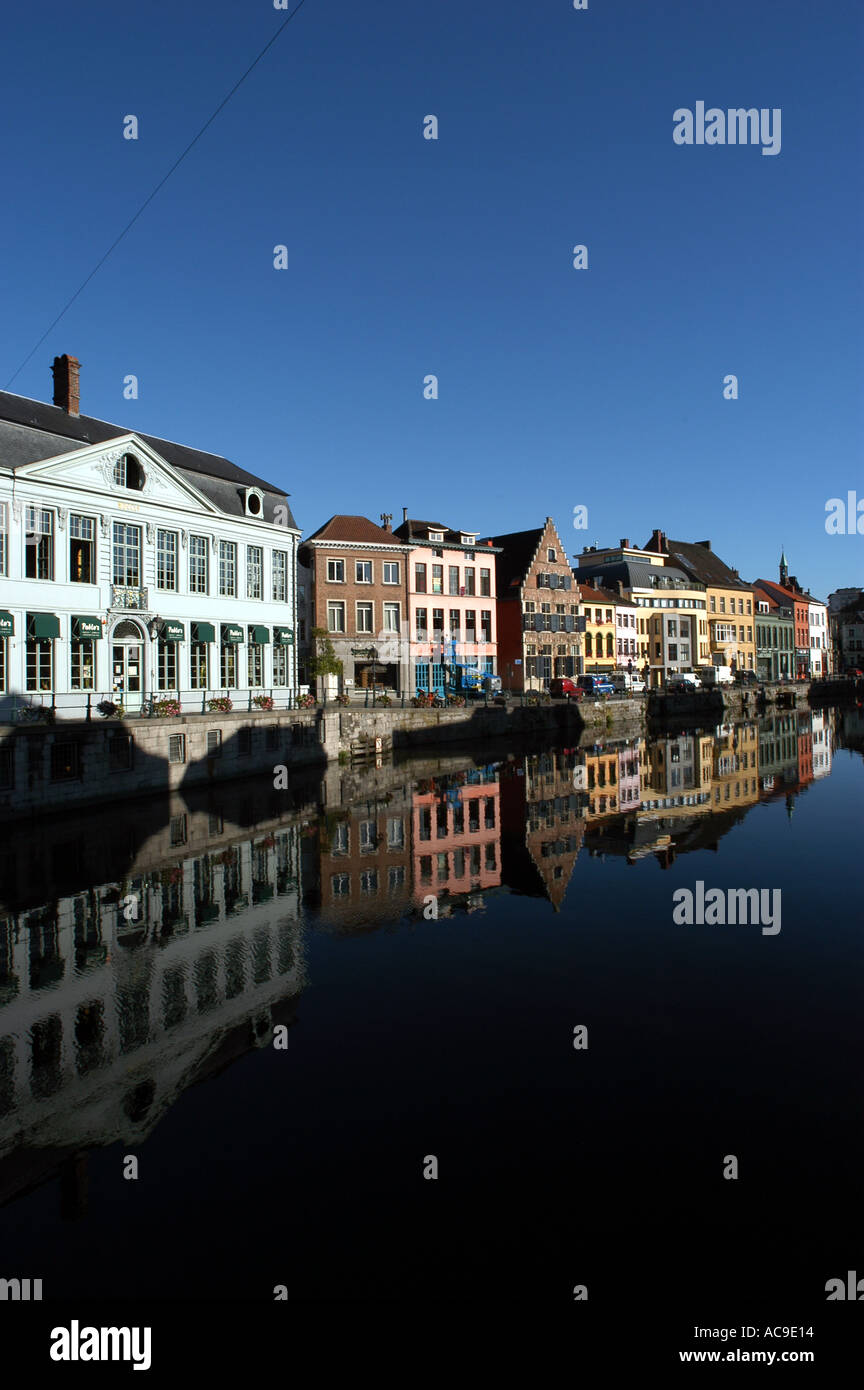 Gent, Gand, Gent in Ost-Flandern, Belgien. Eine Universitätsstadt von Bars und Restaurants und der zweitgrößte Hafen in Belgien. Stockfoto