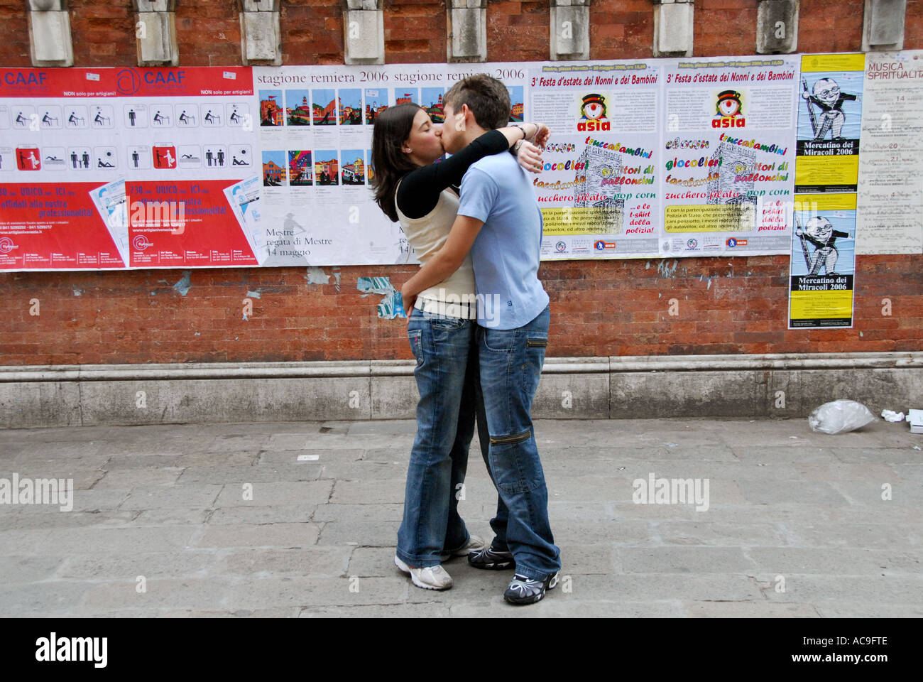 Junges Paar in Venedig Italien Stockfoto