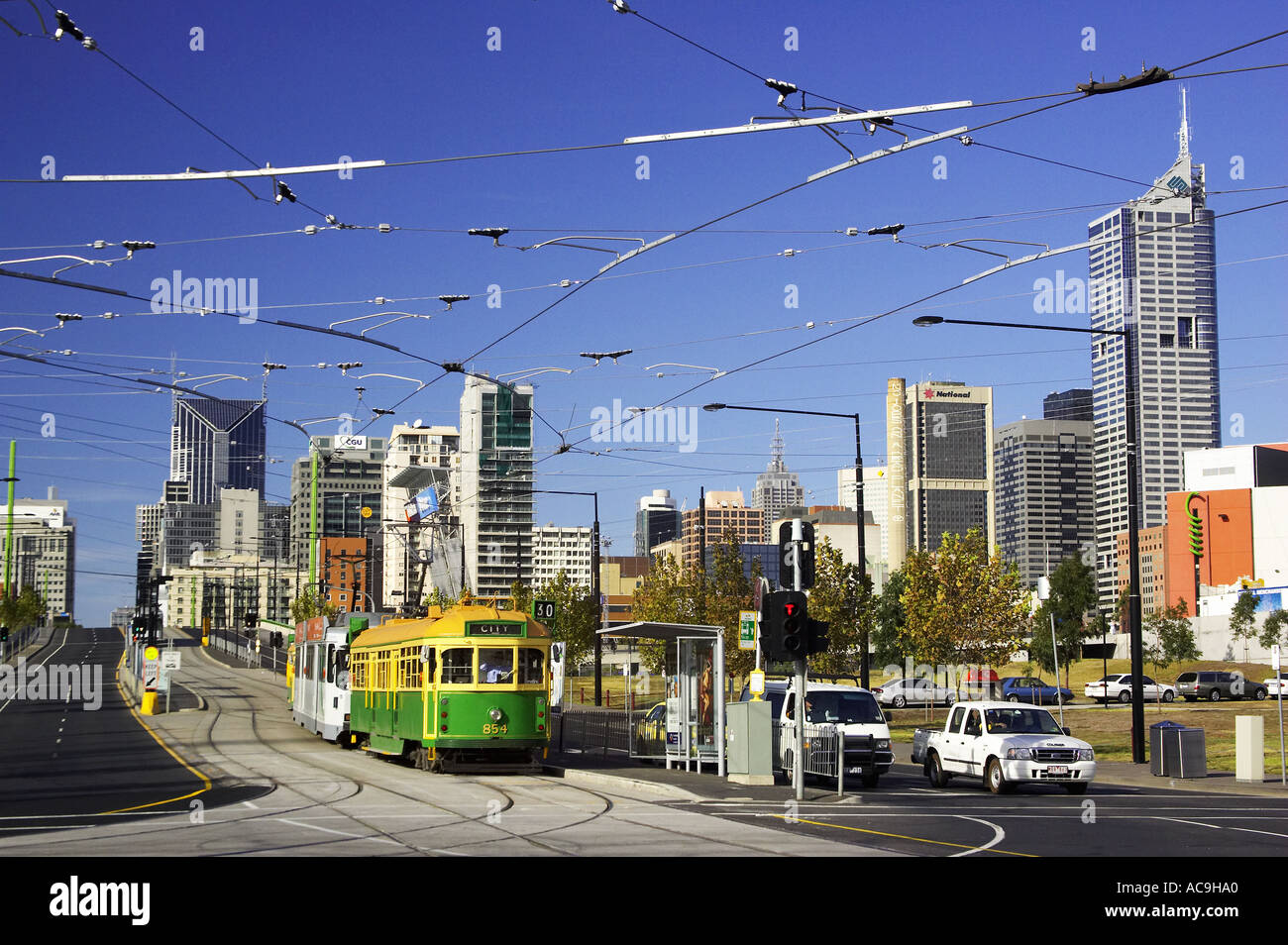 Straßenbahnen La Trobe Street Melbourne Victoria Australien Stockfoto