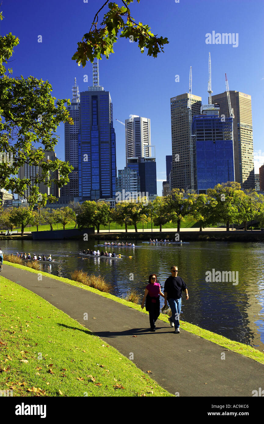 Walkers Yarra River Melbourne Victoria Australien Stockfoto