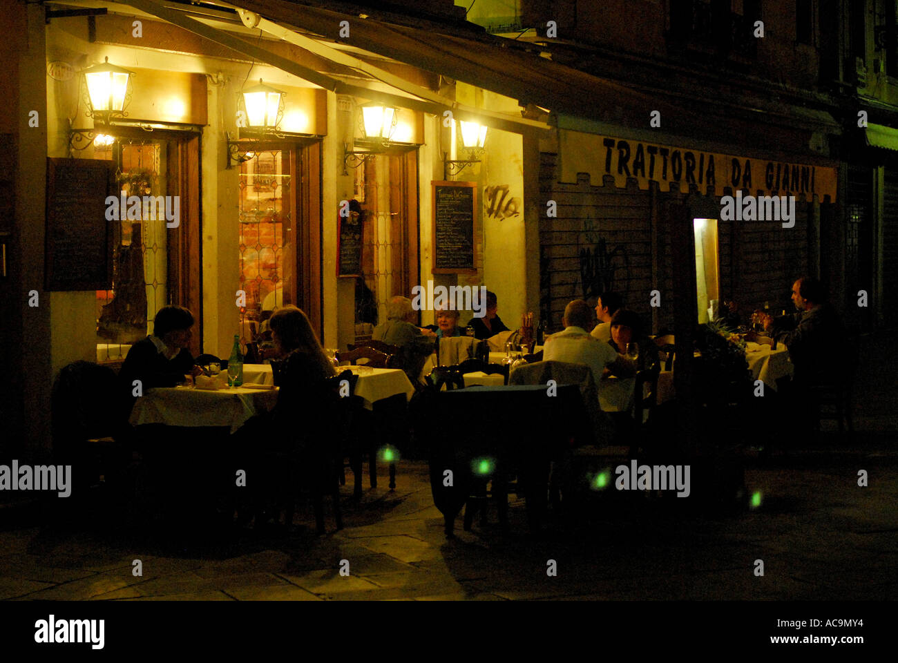 Cafe-Nacht in Venedig-Italien Stockfoto