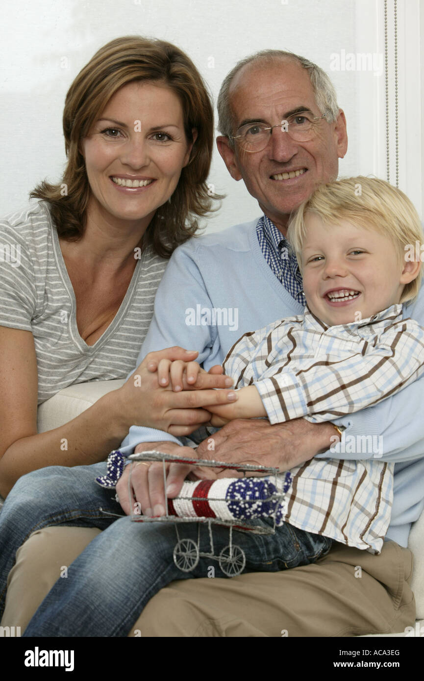 Familienporträt, Opa, Enkel, Tochter Stockfoto