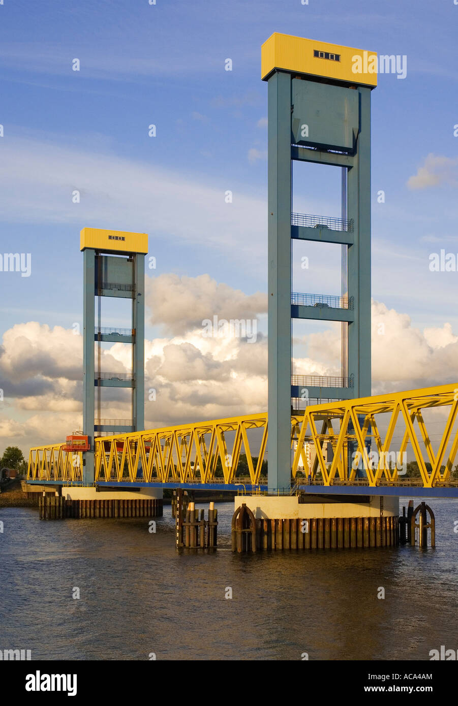 Kattwyk-Brücke am Fluss Stillhorn in Hamburg, Deutschland Stockfoto