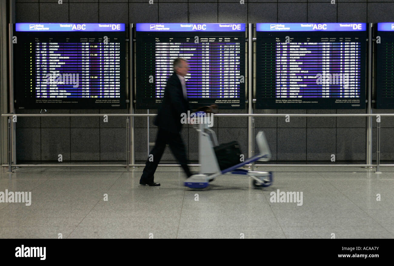 Flughafen Frankfurt Terminal 1 Abflug www.alamy.de