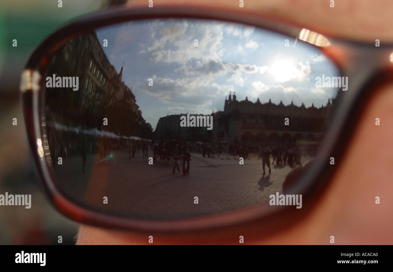 Krakau - Brille Sonne zeigen Reflexion der Tücher Hall Hauptplatz der Altstadt Stockfoto