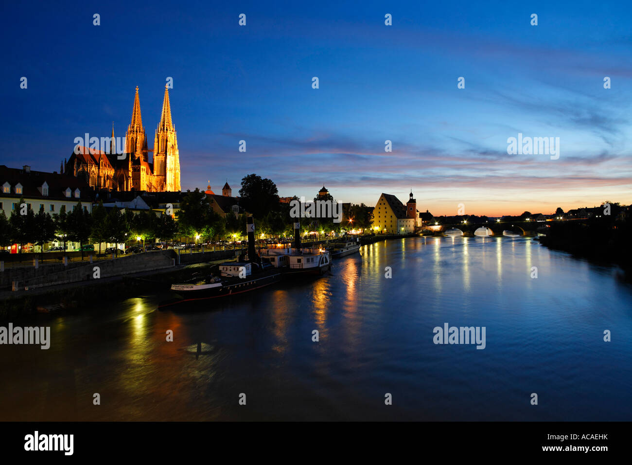 Dom, Donau, steinerne Brücke, Regensburg, Oberpfalz, Bayern, Deutschland Stockfoto