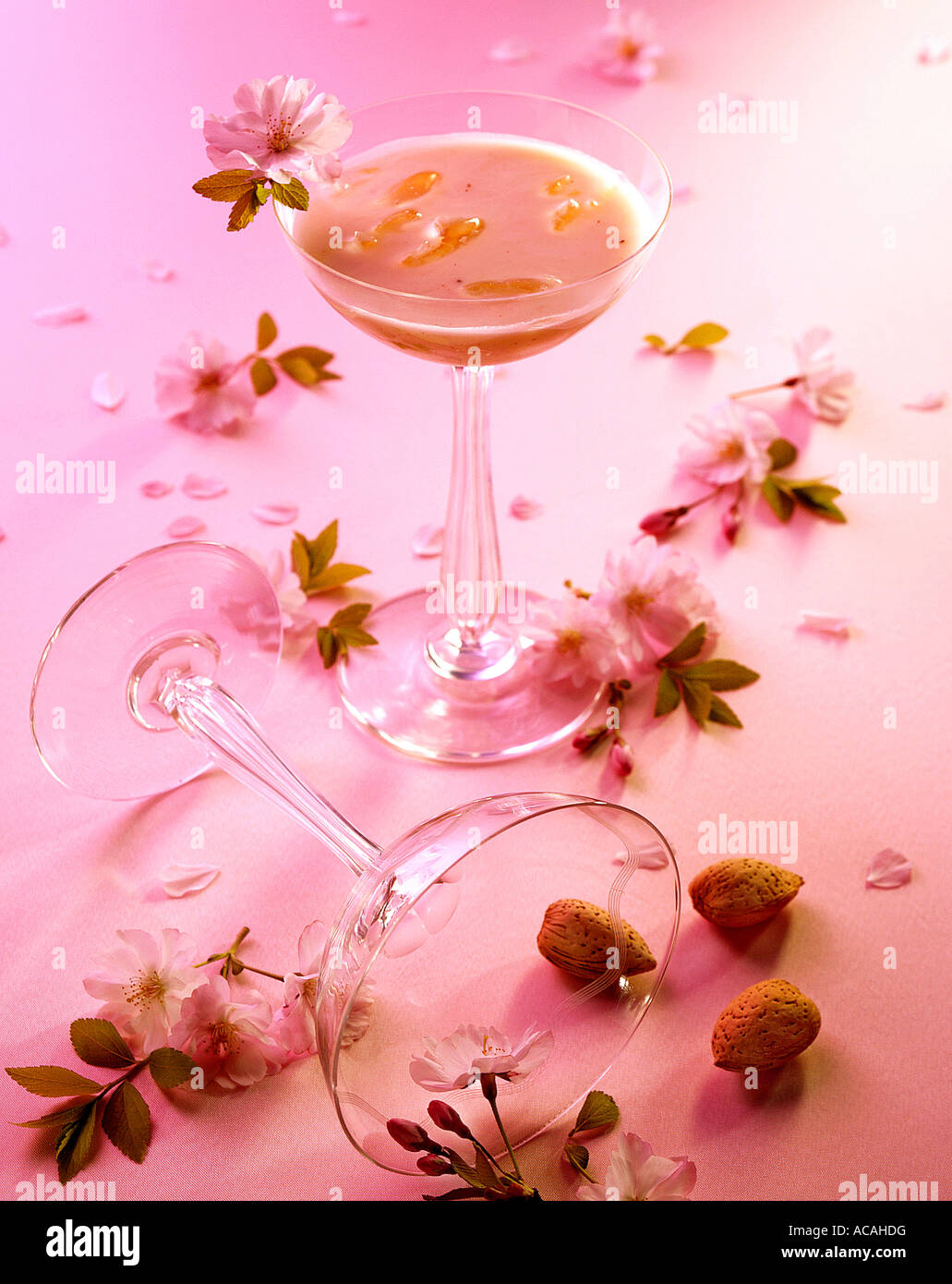 Selbstgemachte Mandelmilch Stockfoto