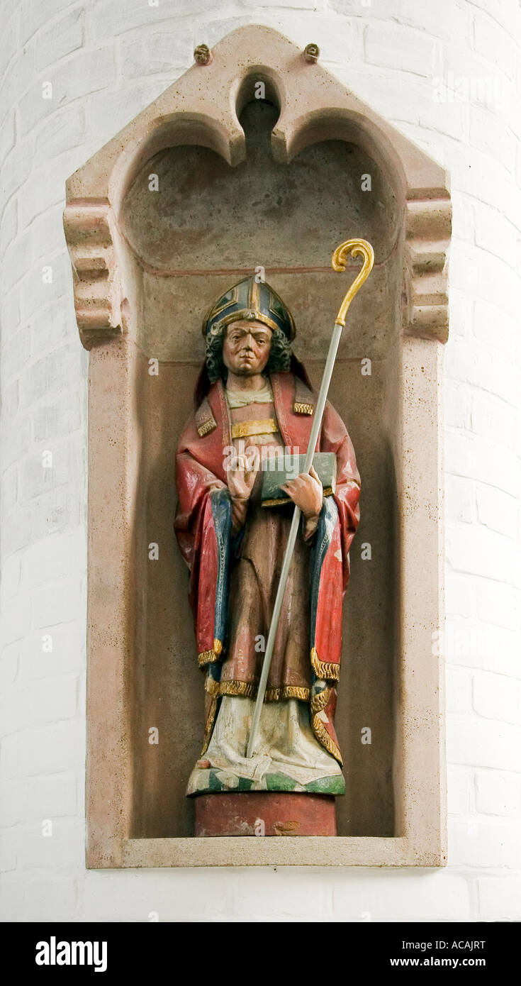 Figur eines Heiligen in St. Nikolaus-Kirche, Rostock, Mecklenburg-Western Pomerania, Deutschland Stockfoto