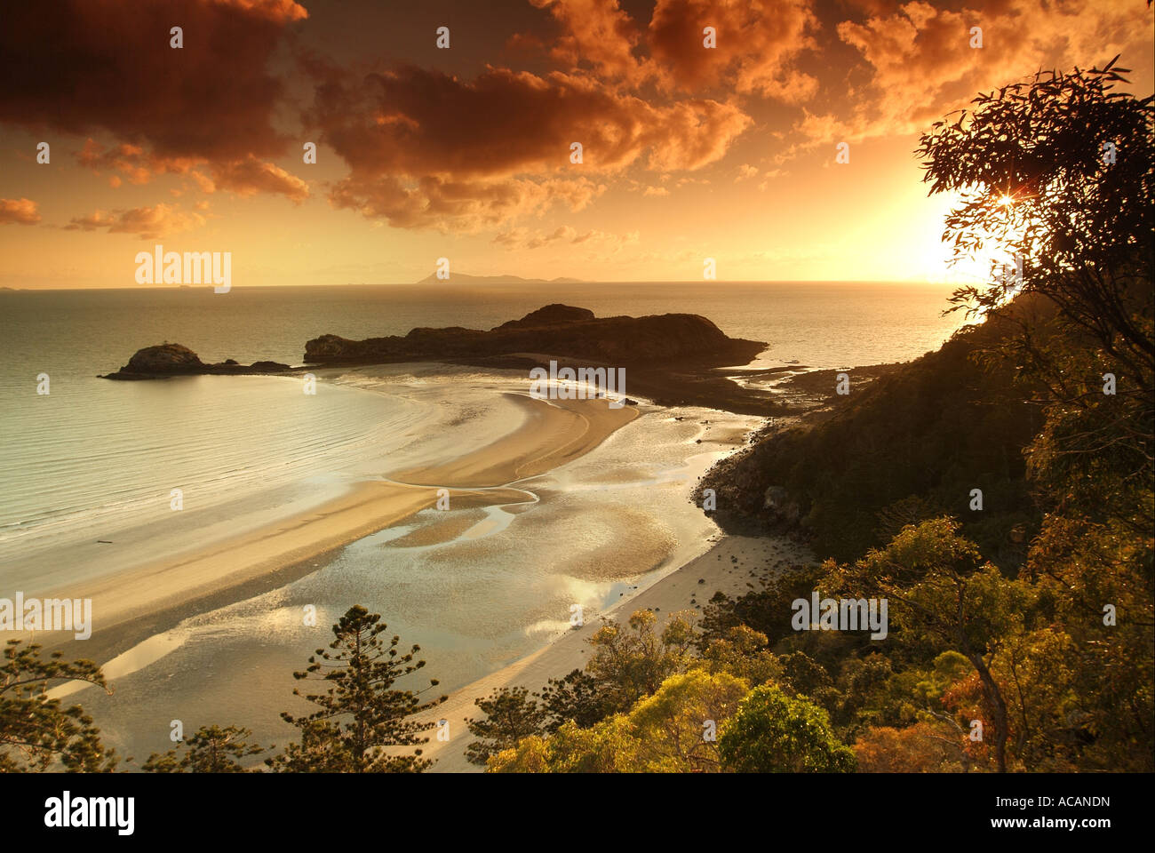 Sandstrand bei Sonnenuntergang, Hinchinbrook Island, Queensland, Australien Stockfotografie Alamy