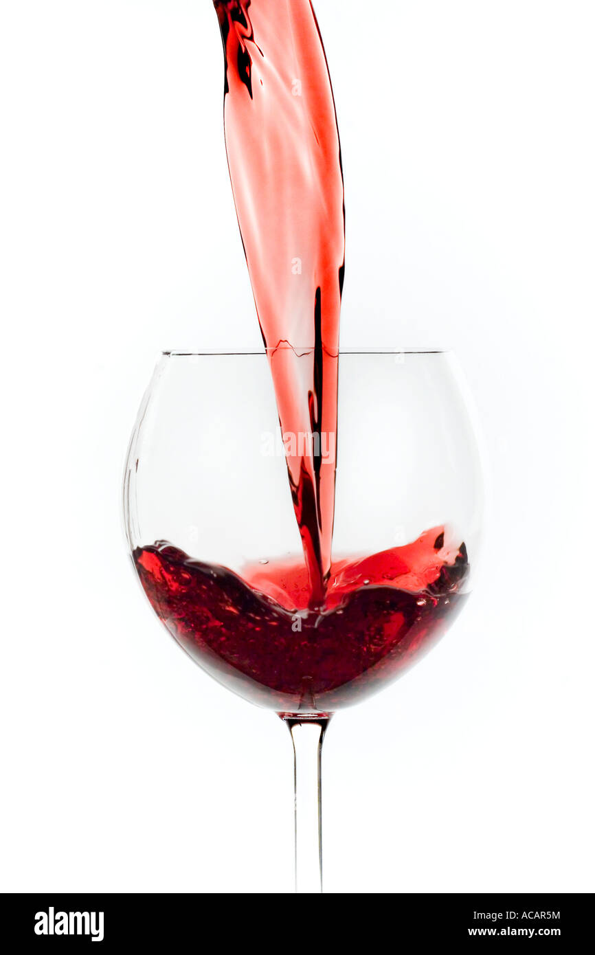Rotwein Glas Wein in Gießen Stockfoto