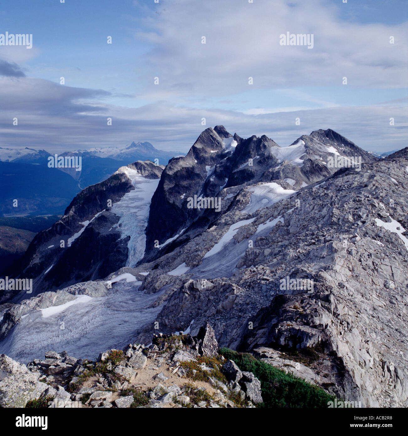 Tricouni Peak Squamish Ashlu teilen Garibaldi Berg im Hintergrund Coast Mountains British Columbia BC Kanada Stockfoto