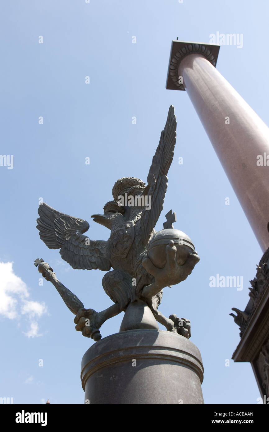 Alexander-Säule auf dem Schlossplatz in St. Petersburg, Russland Stockfoto
