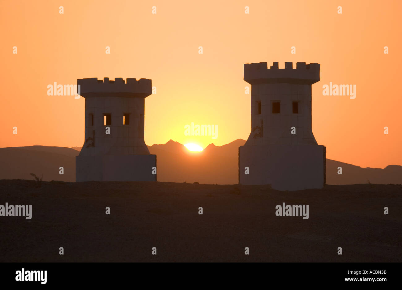 Toren der Stadt bei Sonnenuntergang in El Quesir Ägypten Stockfoto