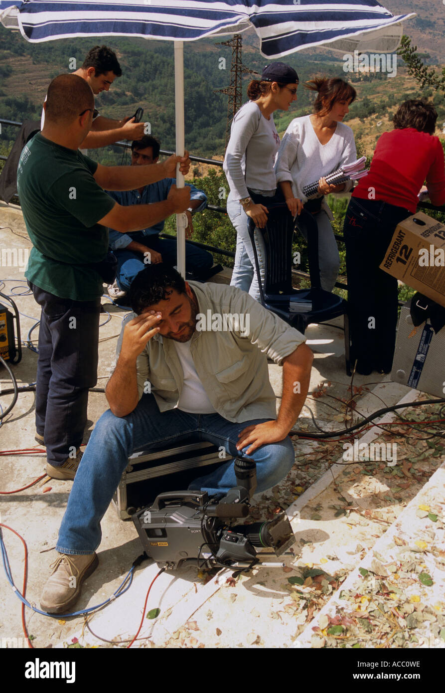 Kameramann die Pause im Schatten, Film Crew in der Diskussion über den Film gesetzt, Libanon Stockfoto