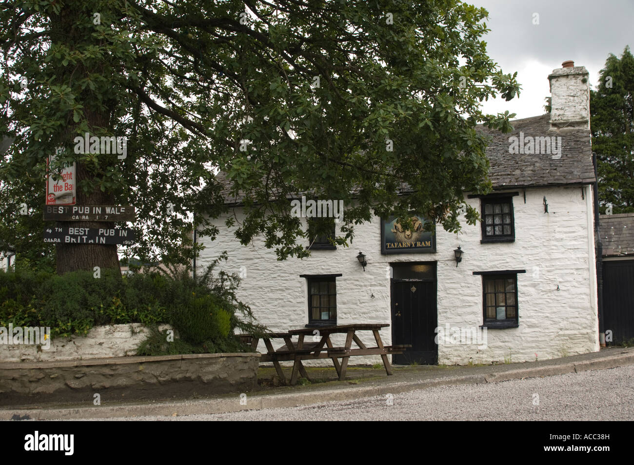 Die Ram-Inn-Cwmann in der Nähe von Lampeter Süd wales außen - einem traditionellen alten walisischen ländlichen pub Stockfoto