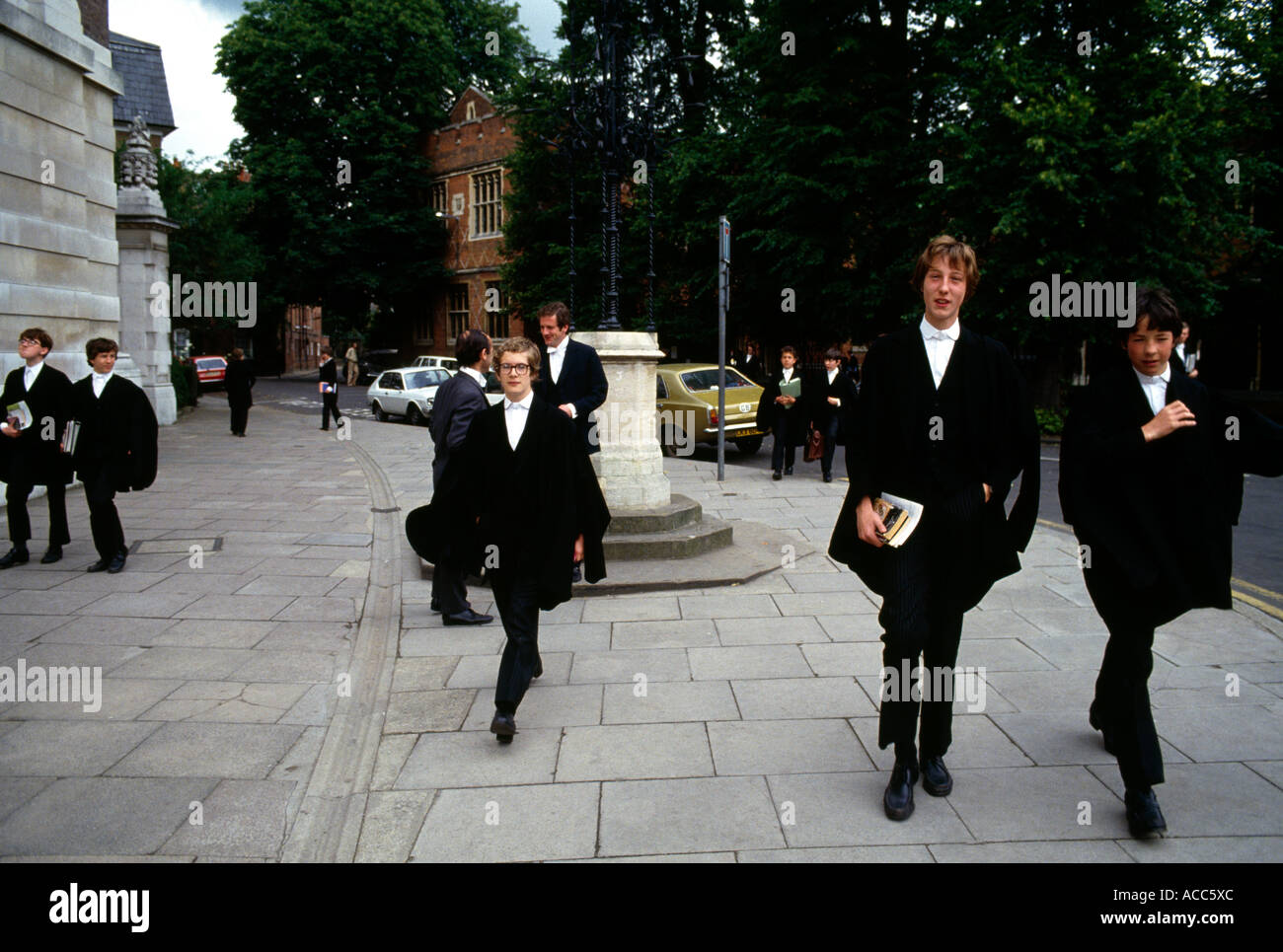 Eton College Uniform Fotos Und Bildmaterial In Hoher Aufl sung Alamy eton-college-uniform-fotos-und-bildmaterial-in-hoher-aufl-sung-alamy
