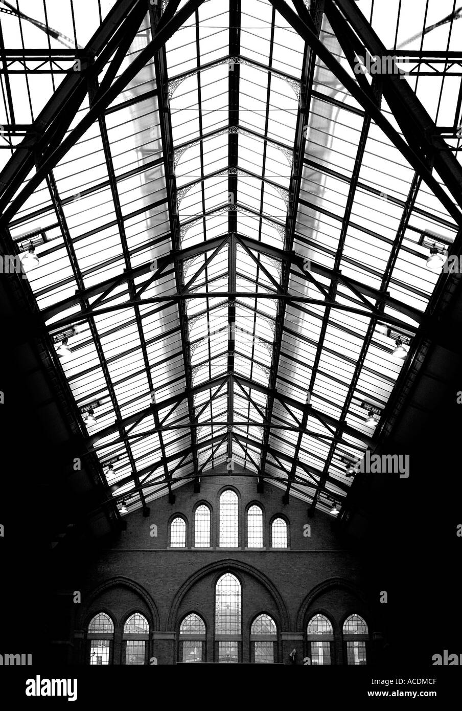 Blick auf Glasdach Bahnhof London Liverpool Street Stockfoto