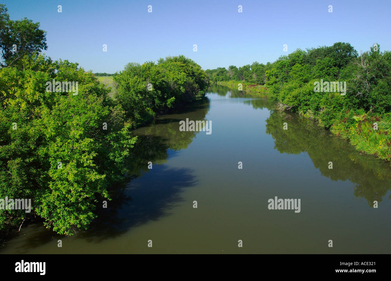 Ein ruhiger Fluss Flusses La Salle im südlichen Manitoba Kanada Stockfoto