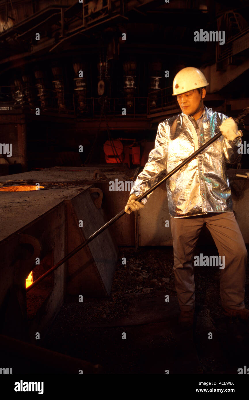 Shanghai Baoshan Iron Steel Company Baosteel Gießerei Arbeiter Stockfoto