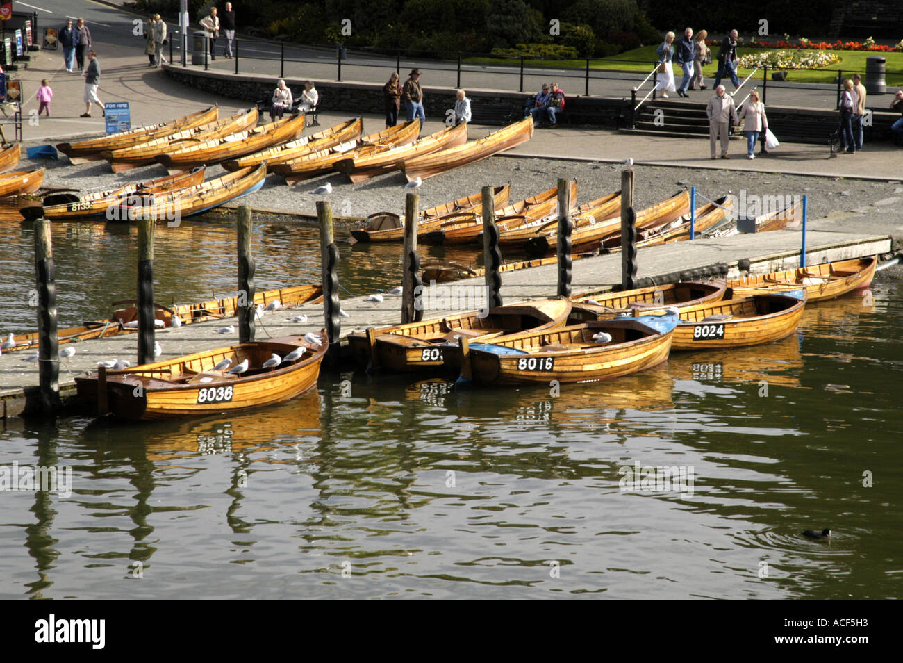 Boote zum mieten in den Lake District. See-Windemere Stockfoto