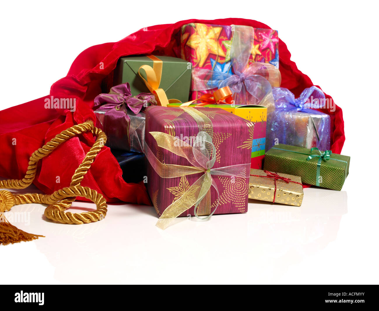 Santas Tasche und Geschenke Stockfoto