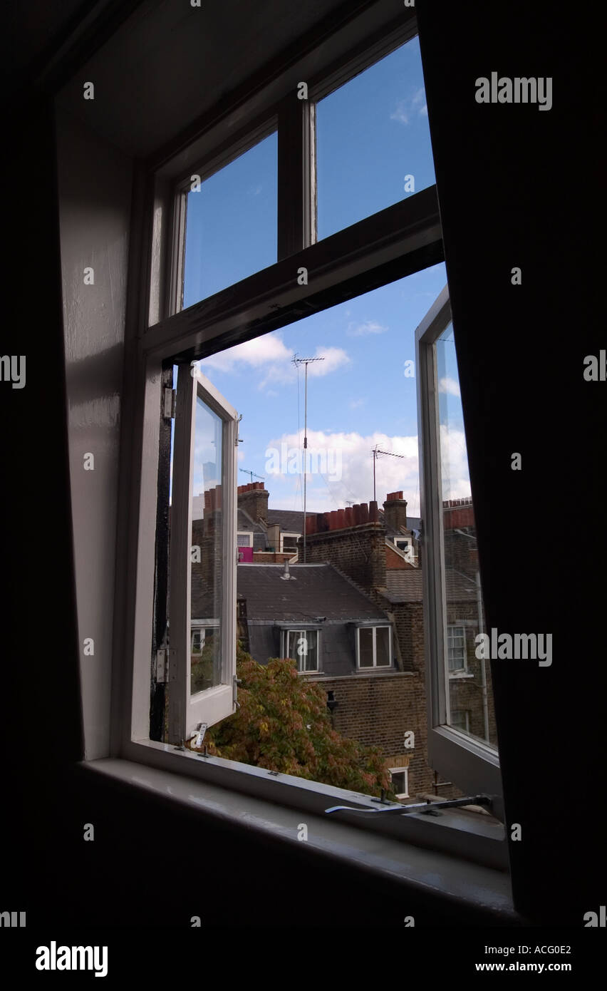 Städtischen Blick vom Fenster des Hauses Backs und Fernsehantennen.  Bloomsbury, London, England Stockfoto