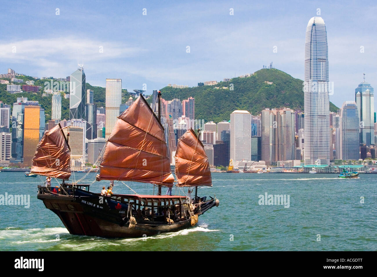 Duk Ling chinesische Traditionssegler Junk und Hong Kong Landschaft Stockfoto