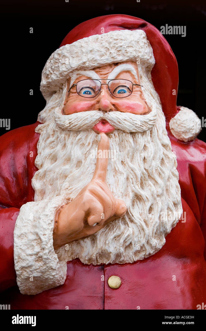 Weihnachtsmann Figur außerhalb der Weihnachtsshop in Gloucestershire Stadt von Lechlade auf Themse. Cotswolds, UK Stockfoto