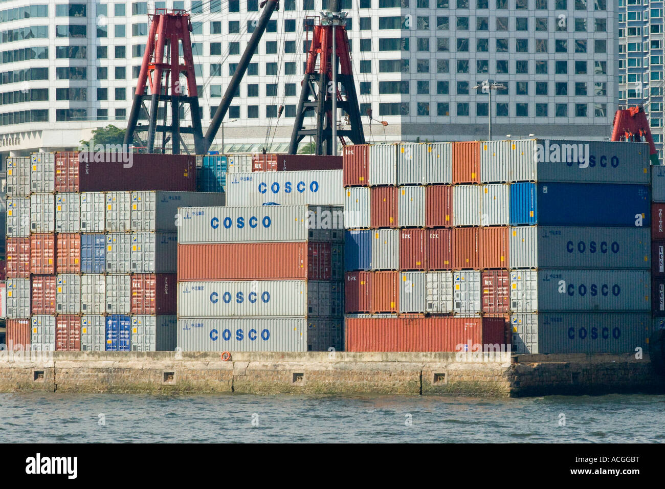 Cosco Shipping Container Victoria Kowloon Victoria Harbour Hong Kong SAR Stockfoto