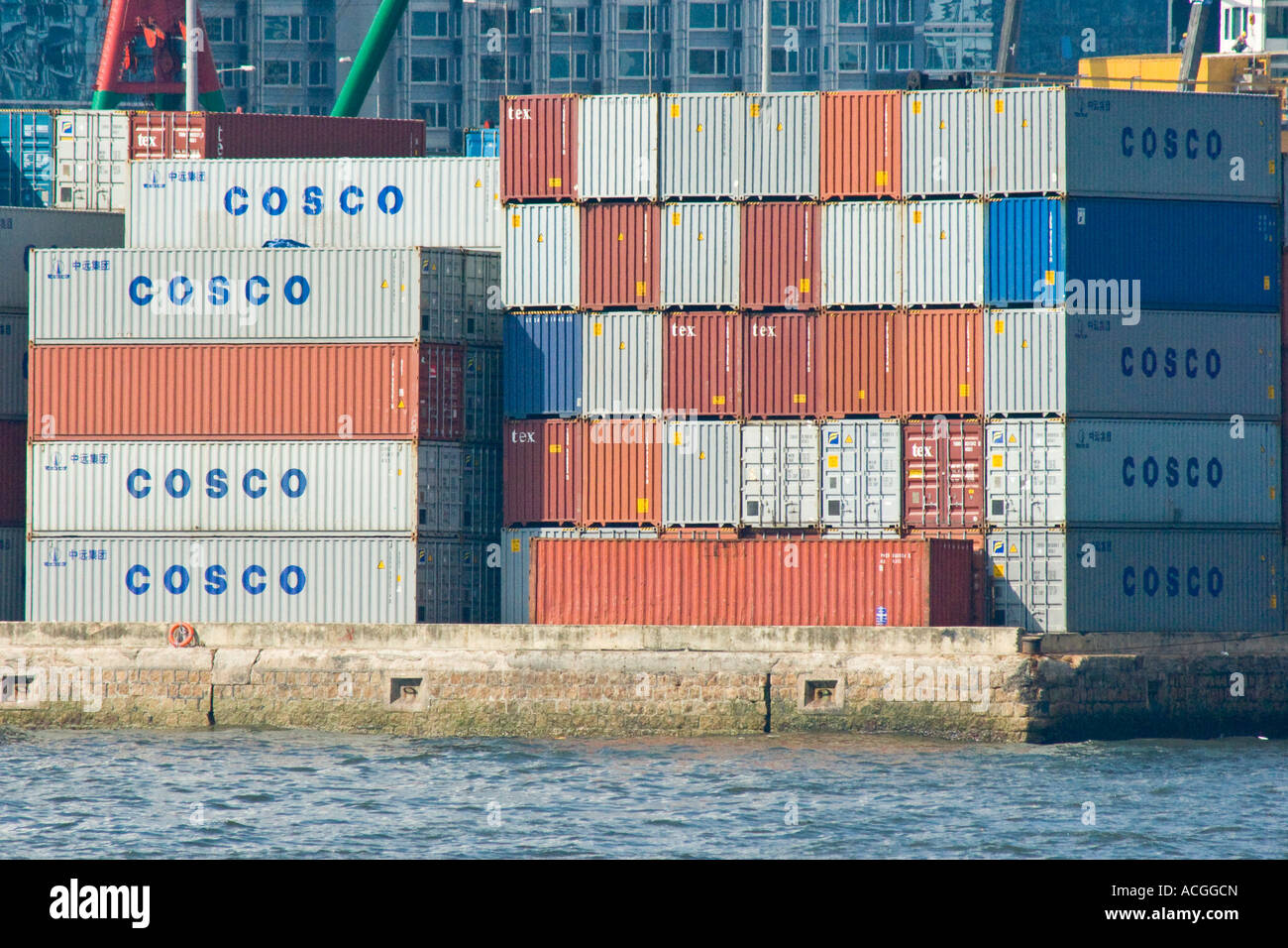 Cosco Shipping Container Victoria Kowloon Victoria Harbour Hong Kong SAR Stockfoto