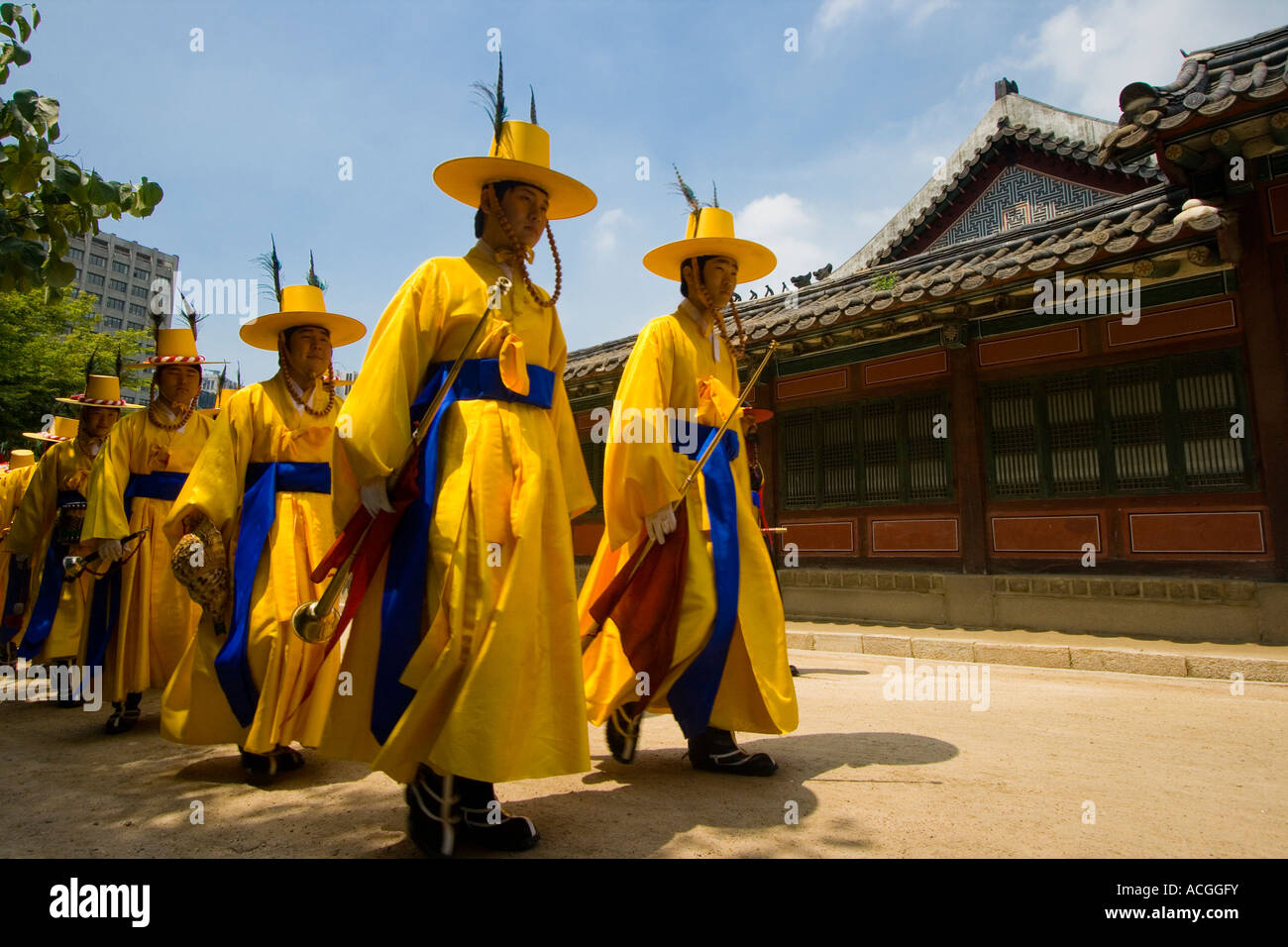 Imperial Guard Akteure Deoksugung Palast Seoul Südkorea Stockfoto