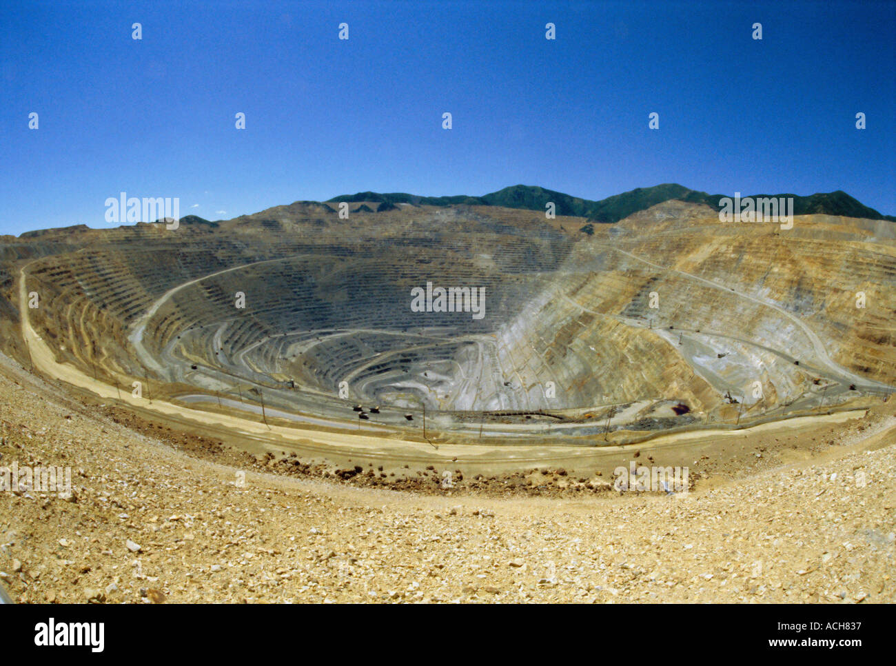 Open pit mine ist die Largst in der Welt-Grube 3800m über und 720 m Tiefe Bingham Canyon Copper Mine Utah USA Stockfoto