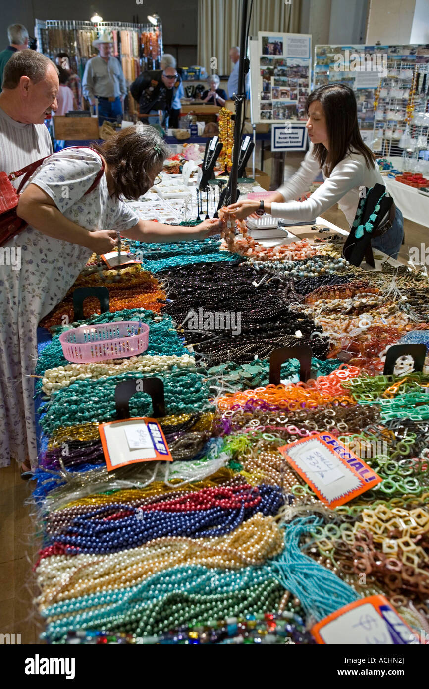 Programm Bleierz auf dem Display während der Edelsteine Messe statt in Marfa, Texas Stockfoto