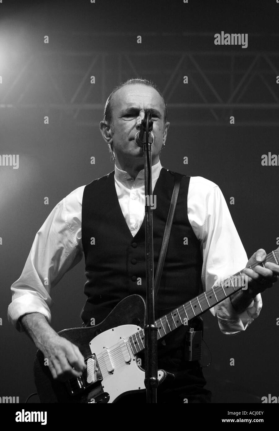 Francis Rossi Status Quo Gesang in Towerlands Braintree Stockfoto