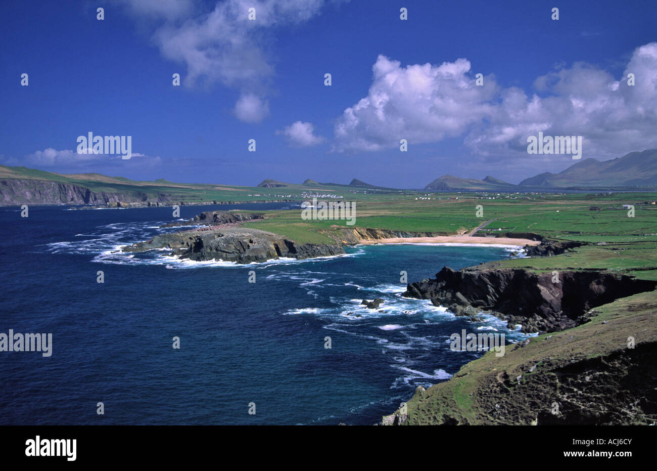 Blick Richtung Clogher Strand von clogher Head. Der Halbinsel Dingle in der Grafschaft Kerry, Irland. Stockfoto