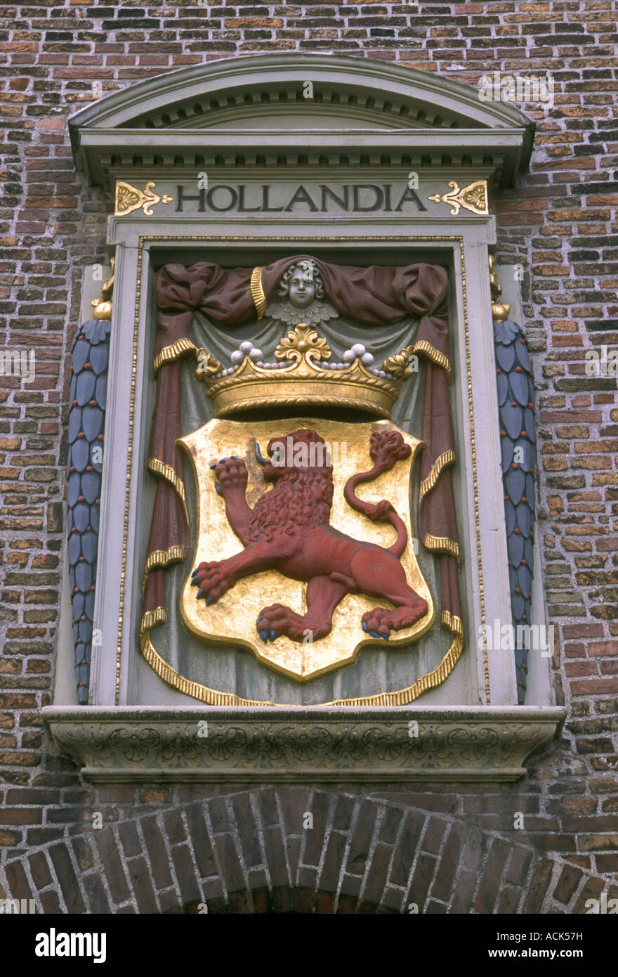 Wappen auf dem Gevangenpoort in der Stadt Den Haag, Den Haag, Holland, Niederlande, Europa Stockfoto