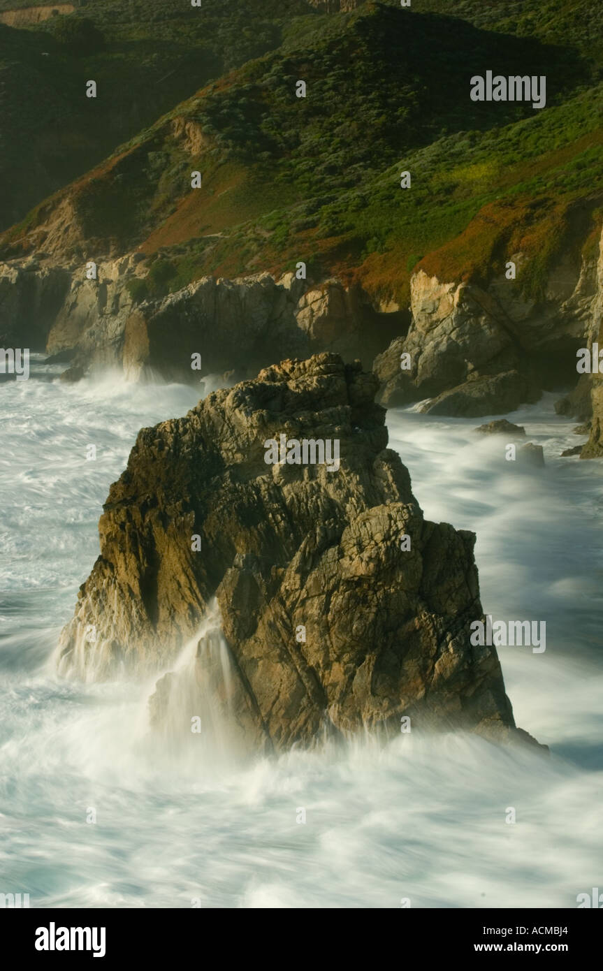 USA, California, Big Sur Küste, Felsen im Sturm Ufer Garrapata State Park Stockfoto