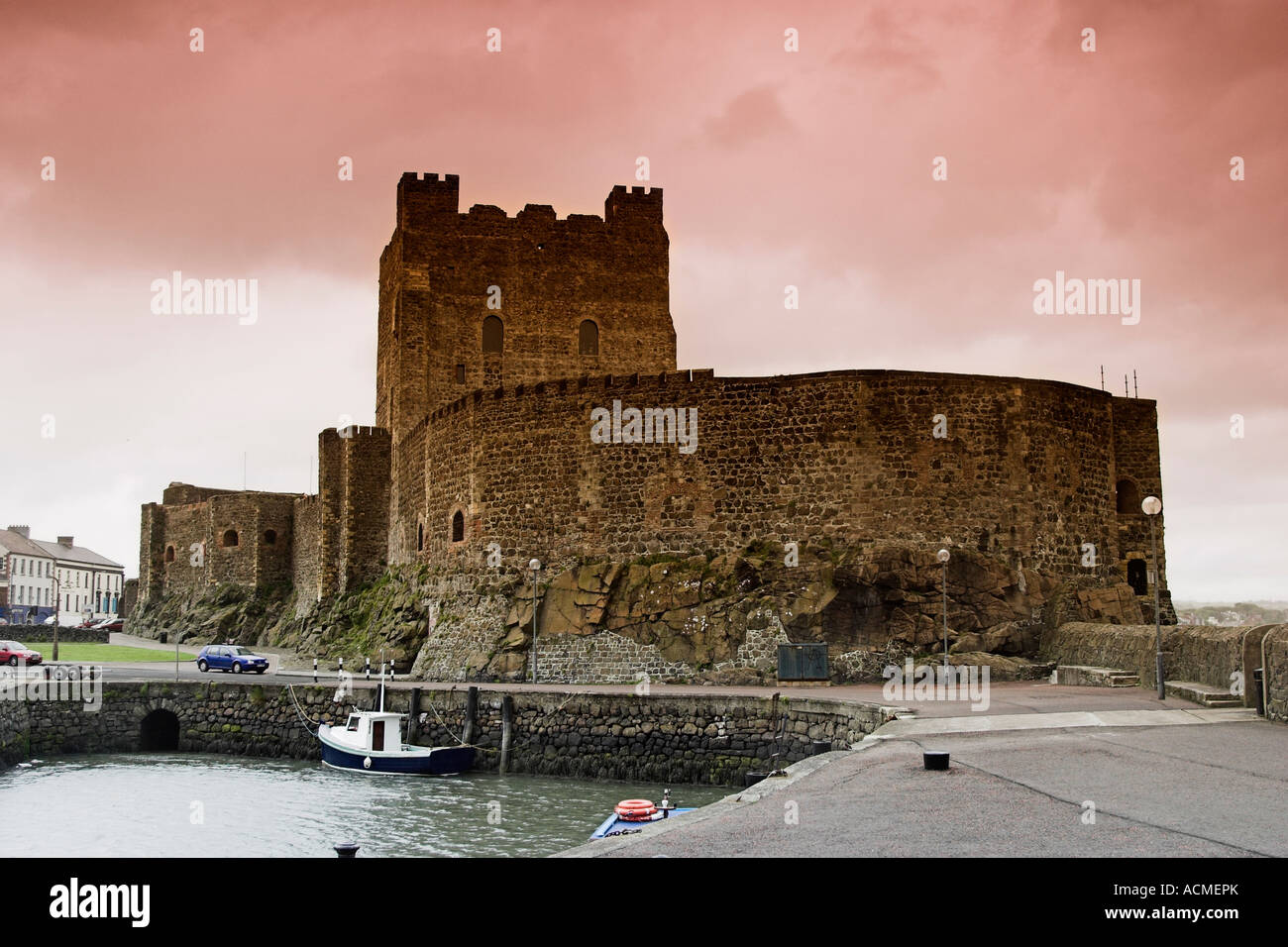 Carrickfergus Castle und Hafen Carrickfergus Land Antrim-Nordirland Stockfoto