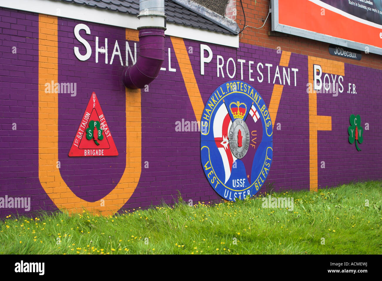 UVF Wandbild UVF Ulster Volunteer Force und SPB Shankill evangelischen jungen Wandbild Northumberland Street an der Shankill Road Stockfoto