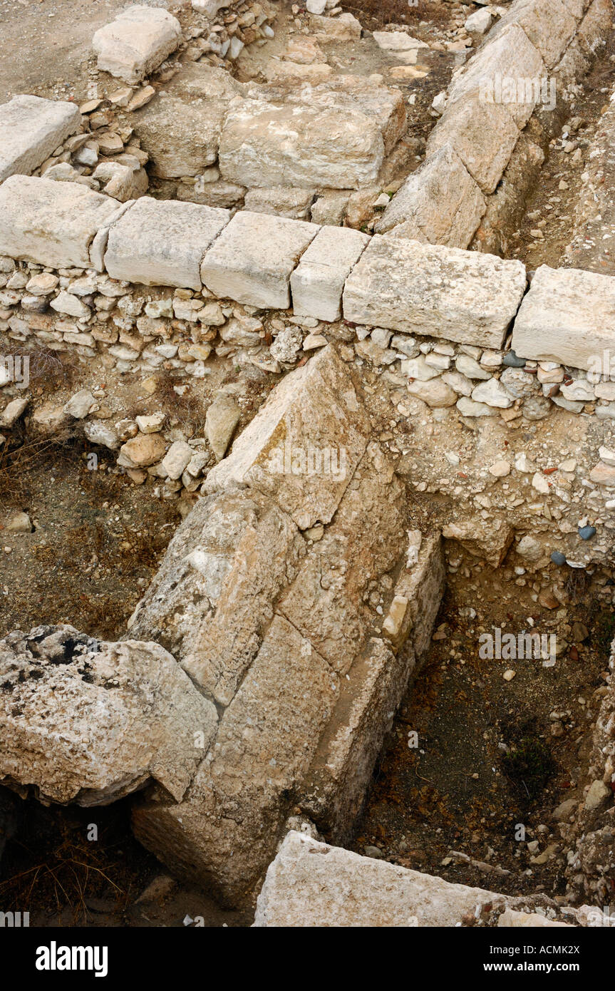 Überreste eines alten pyramidenförmigen Gebäudes Pyramide Stiftung archäologischer Standort von Kourion Stockfoto