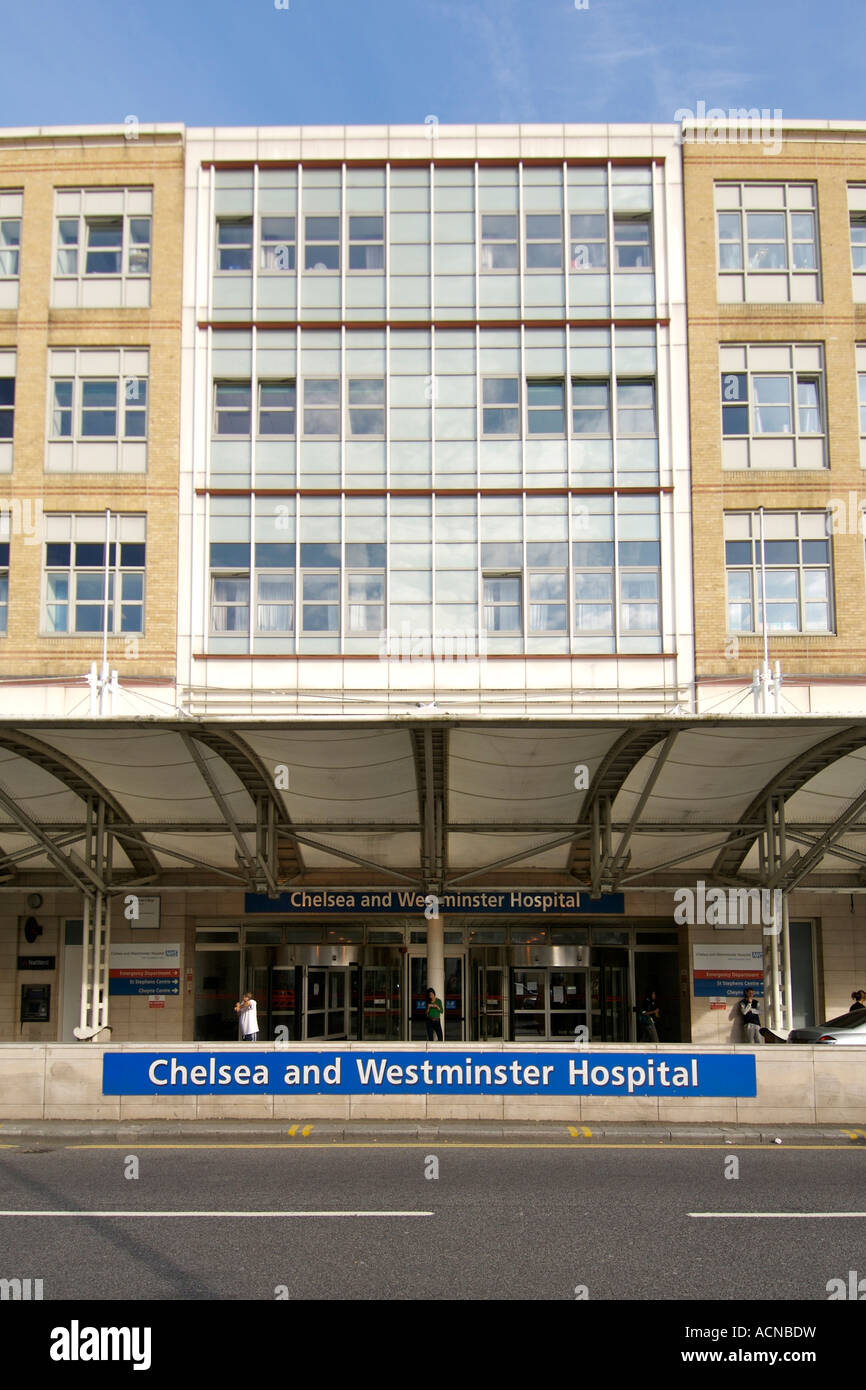 Der Eingang zum Chelsea und Westminster Krankenhaus in Fulham Road in London. Stockfoto