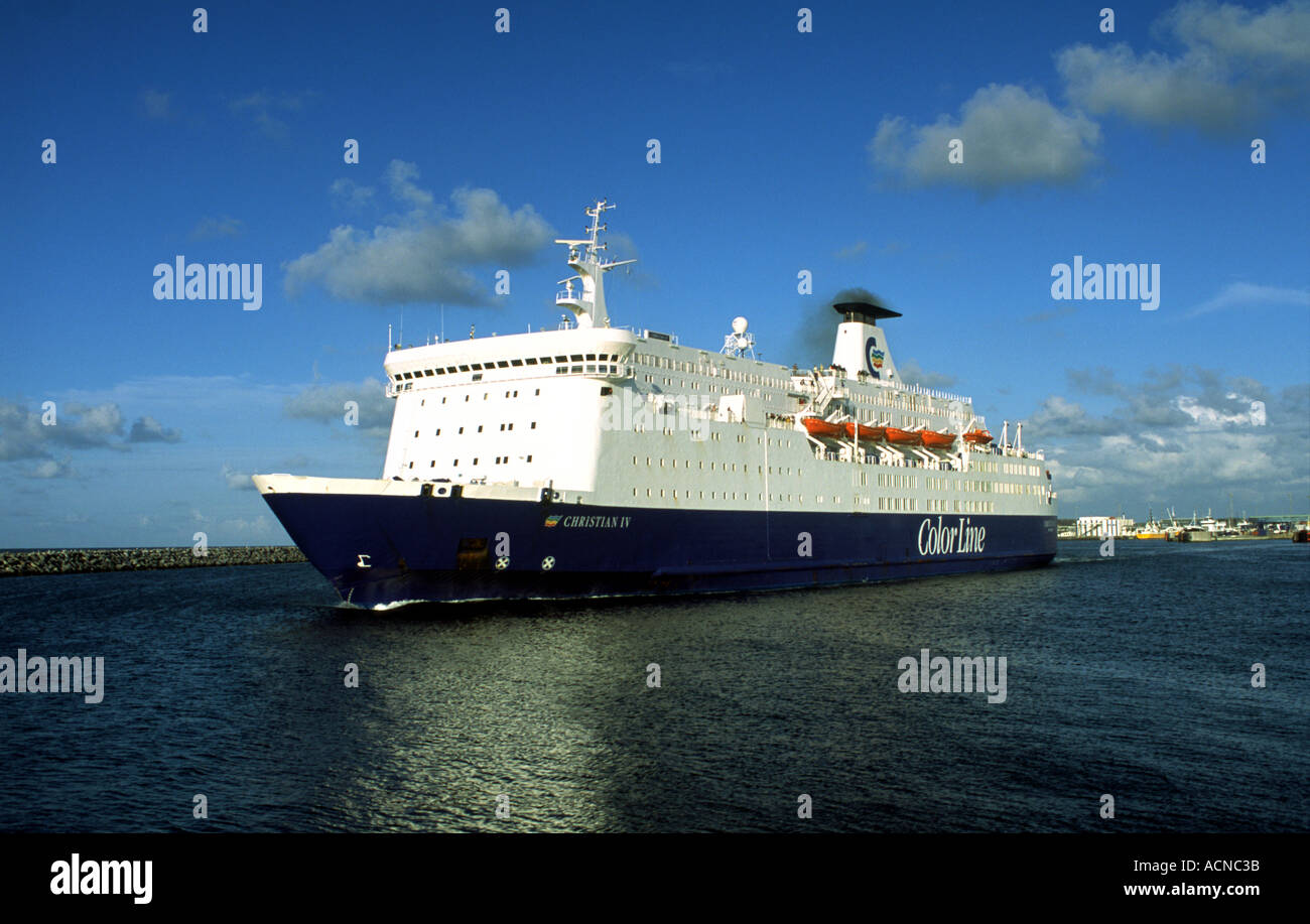 Norwegische Autofähre Christian IV verlassen Hirtshals in Dänemark auf dem Weg nach Kristiansand in Norwegen Stockfoto